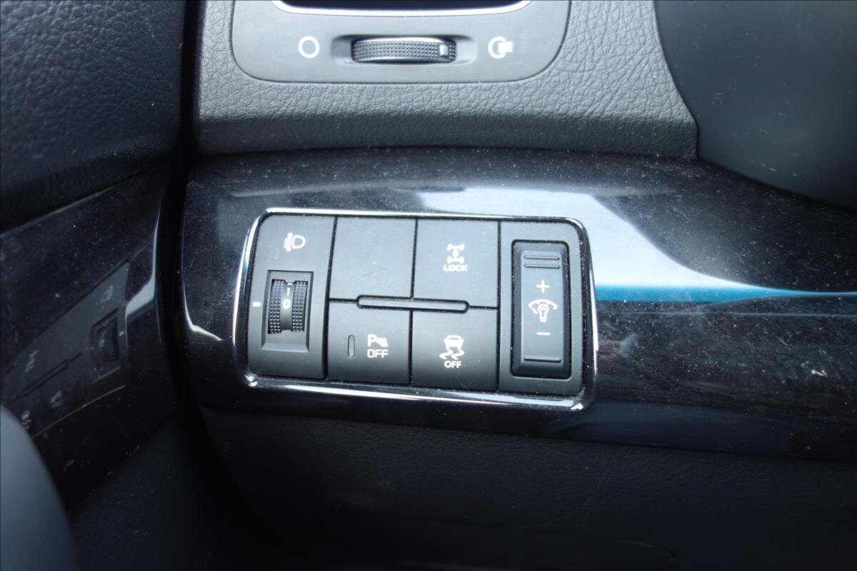 KIA Sorento SUV / Terénní 2,2 l 145 kw