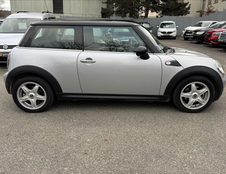 Mini Cooper Hatchback 1,6 l 88 kw