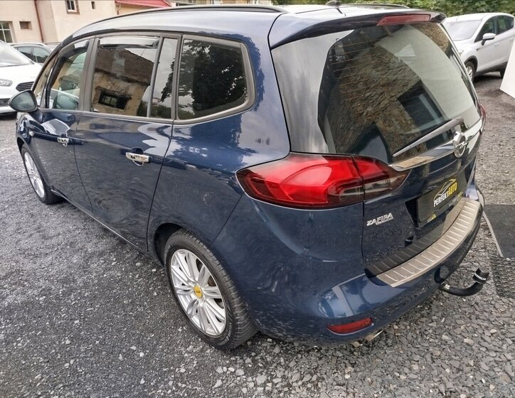 Opel Zafira 4