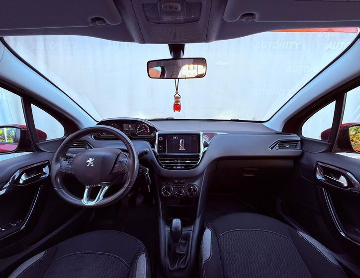 Peugeot 208 13
