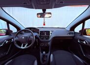 Peugeot 208 13