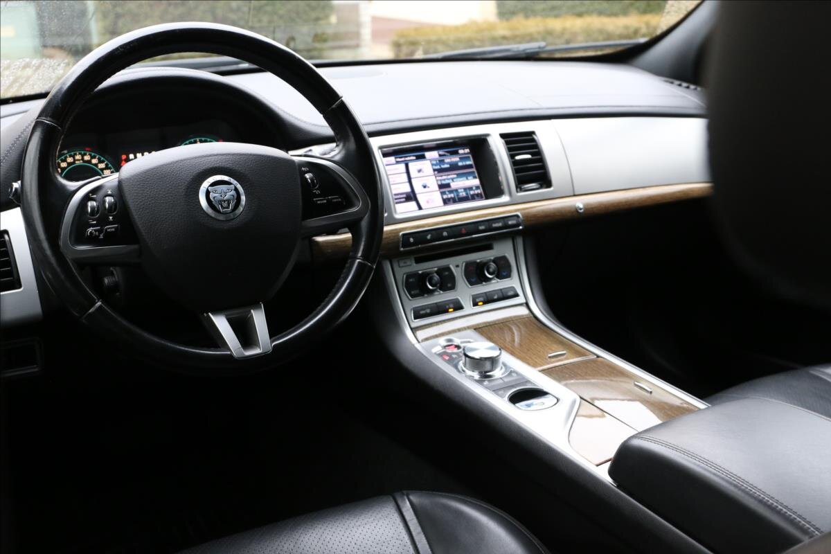 Jaguar XF Kombi 3,0 l 177 kw