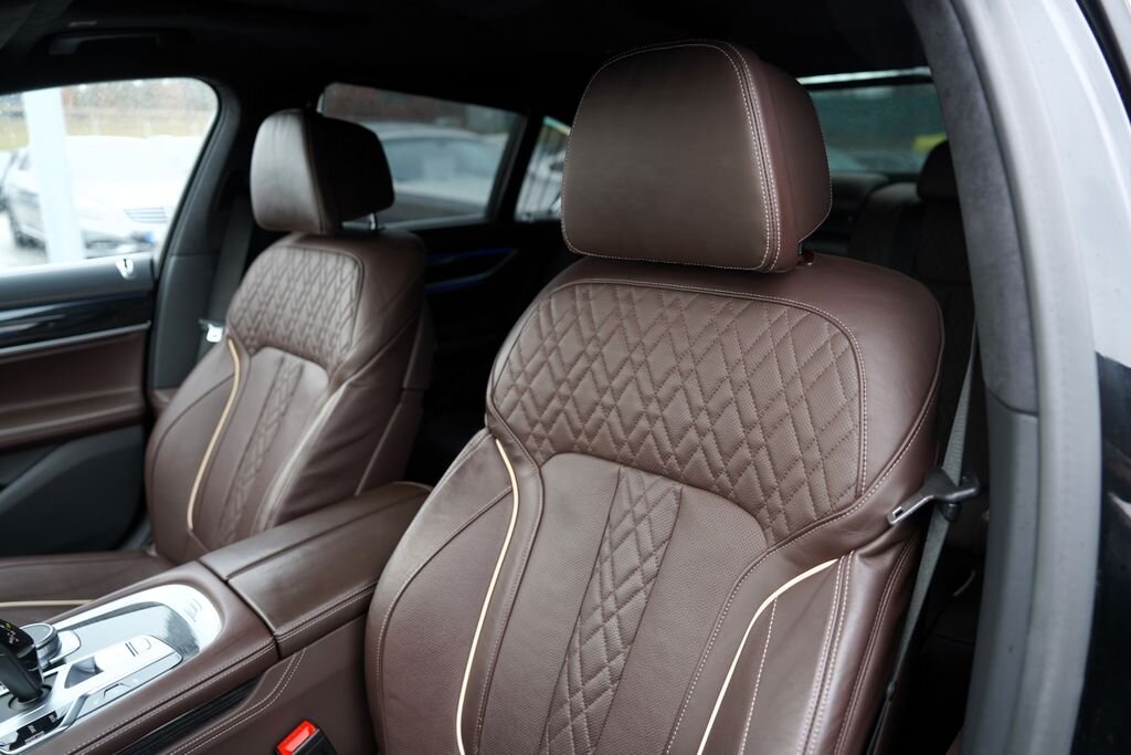 BMW Řada 7 Sedan 3,0 l 250 kw