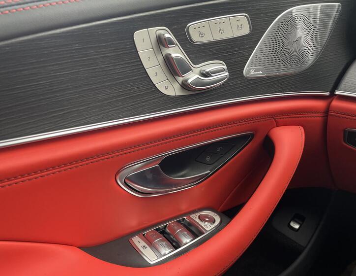 Mercedes-Benz AMG GT 10