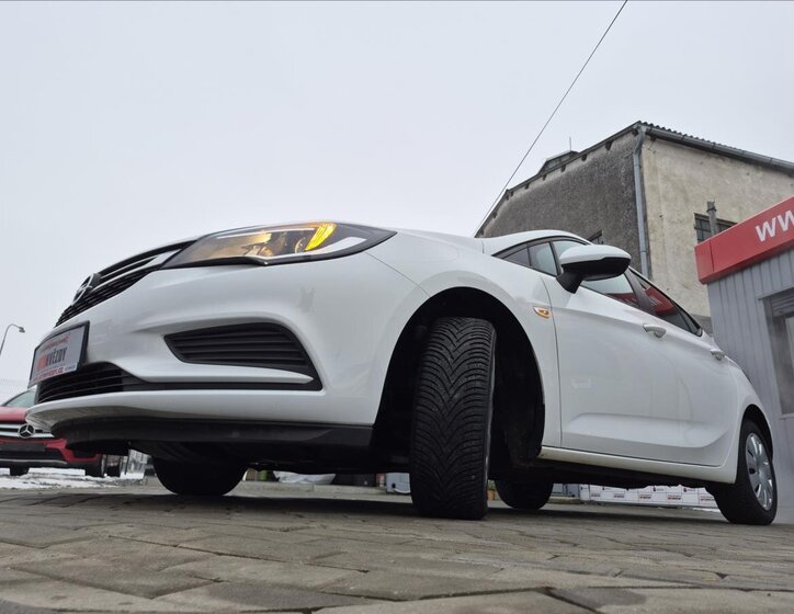 Opel Astra Hatchback 999,0 77 kw