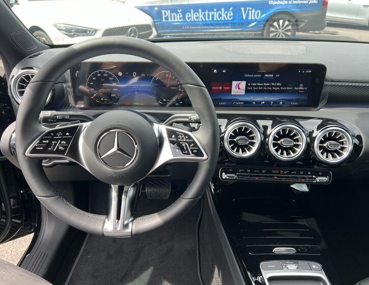 Mercedes-Benz Třídy A Hatchback 1,3 l 120 kw