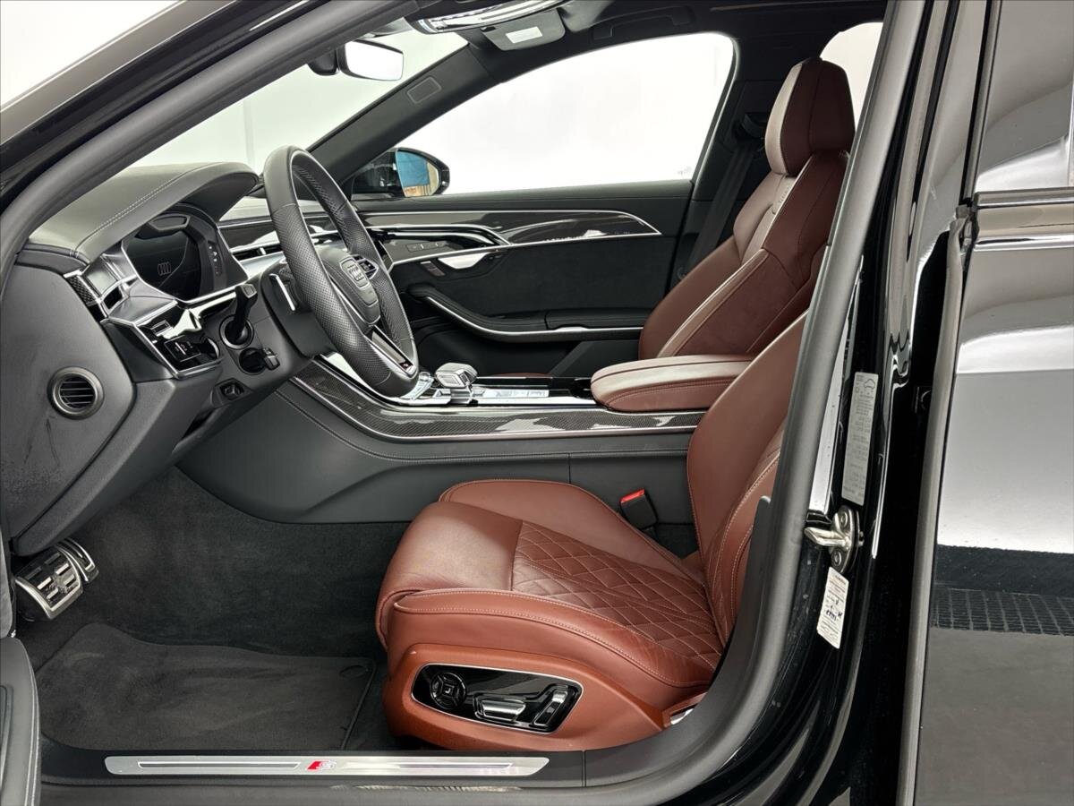 Audi A8 Sedan / Limuzína 3,0 l 210 kw