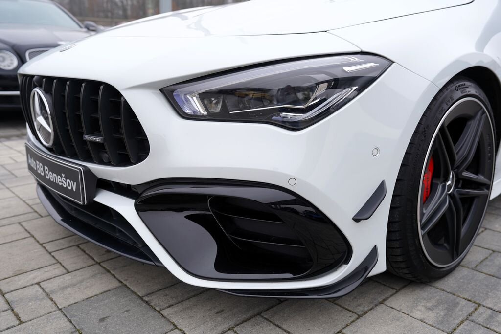 Mercedes-Benz CLA Sedan 2,0 l 340 kw