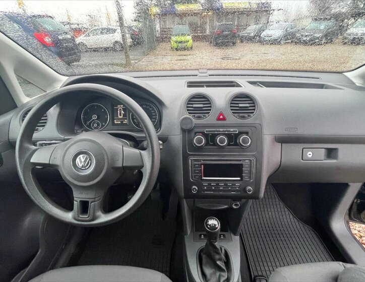Volkswagen Caddy Skříň 1,6 l 75 kw