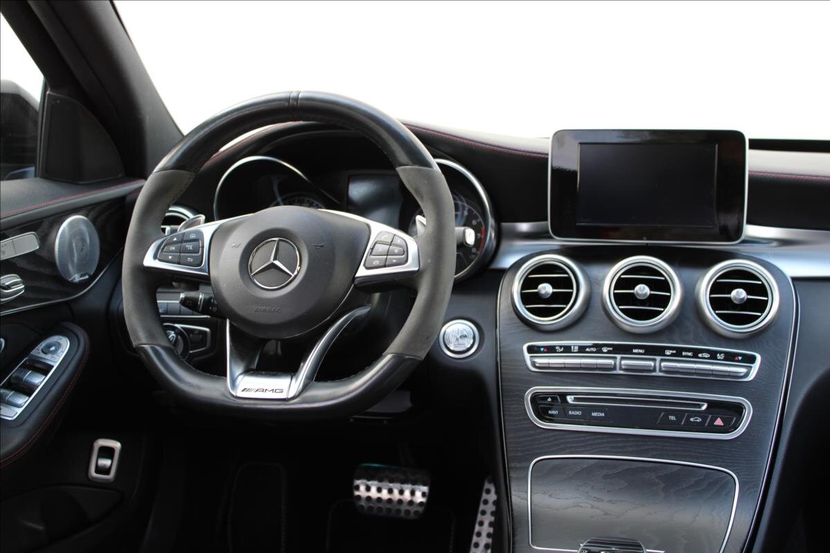 Mercedes-Benz Třídy C Sedan / Limuzína 3,0 l 270 kw