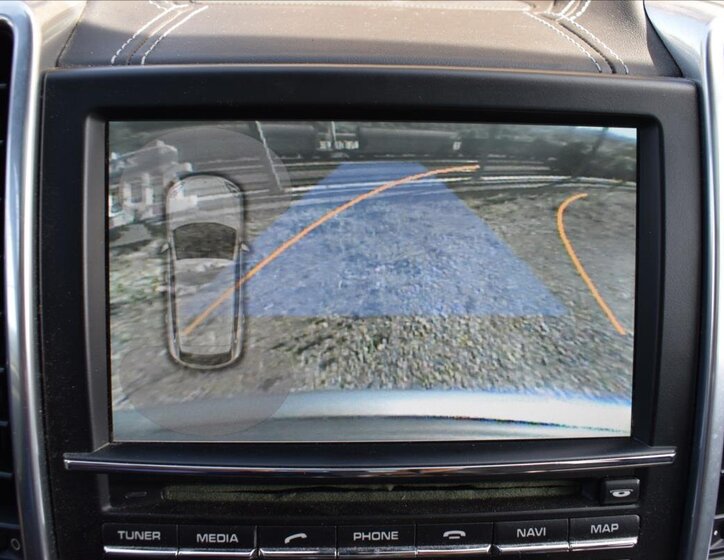 Porsche Cayenne SUV 4,8 l 405 kw