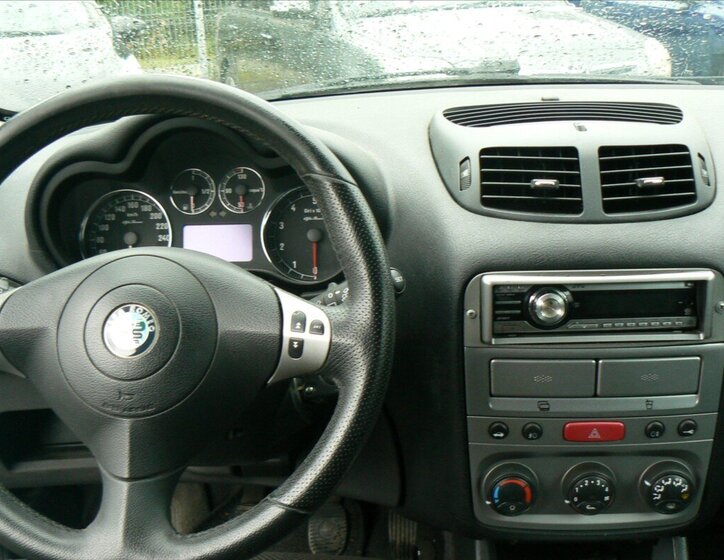 Alfa Romeo 147 11