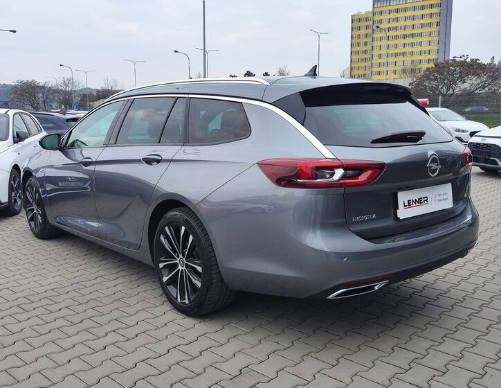 Opel Insignia Kombi 2,0 l 128 kw