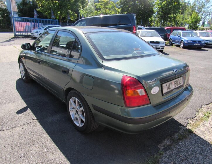 Hyundai Elantra Sedan / Limuzína 2,0 l 82 kw