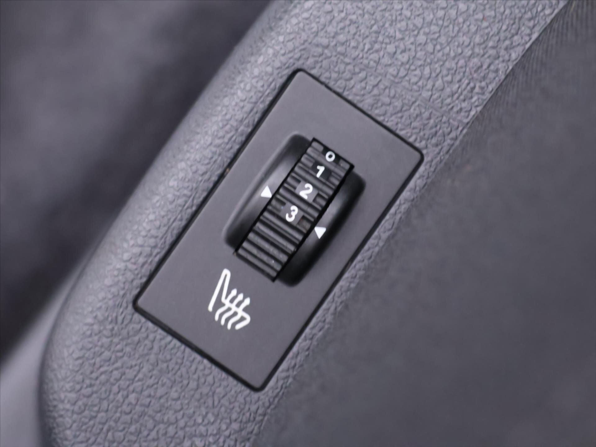 Peugeot 3008 MPV 2,0 l 120 kw