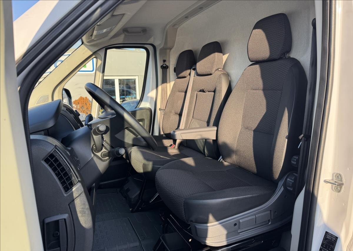 Opel Movano Skříň 2,2 l 103 kw