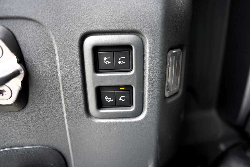 Land Rover Defender SUV 3,0 l 294 kw