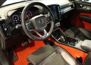 Volvo XC40 SUV / Terénní 2,0 l 140 kw