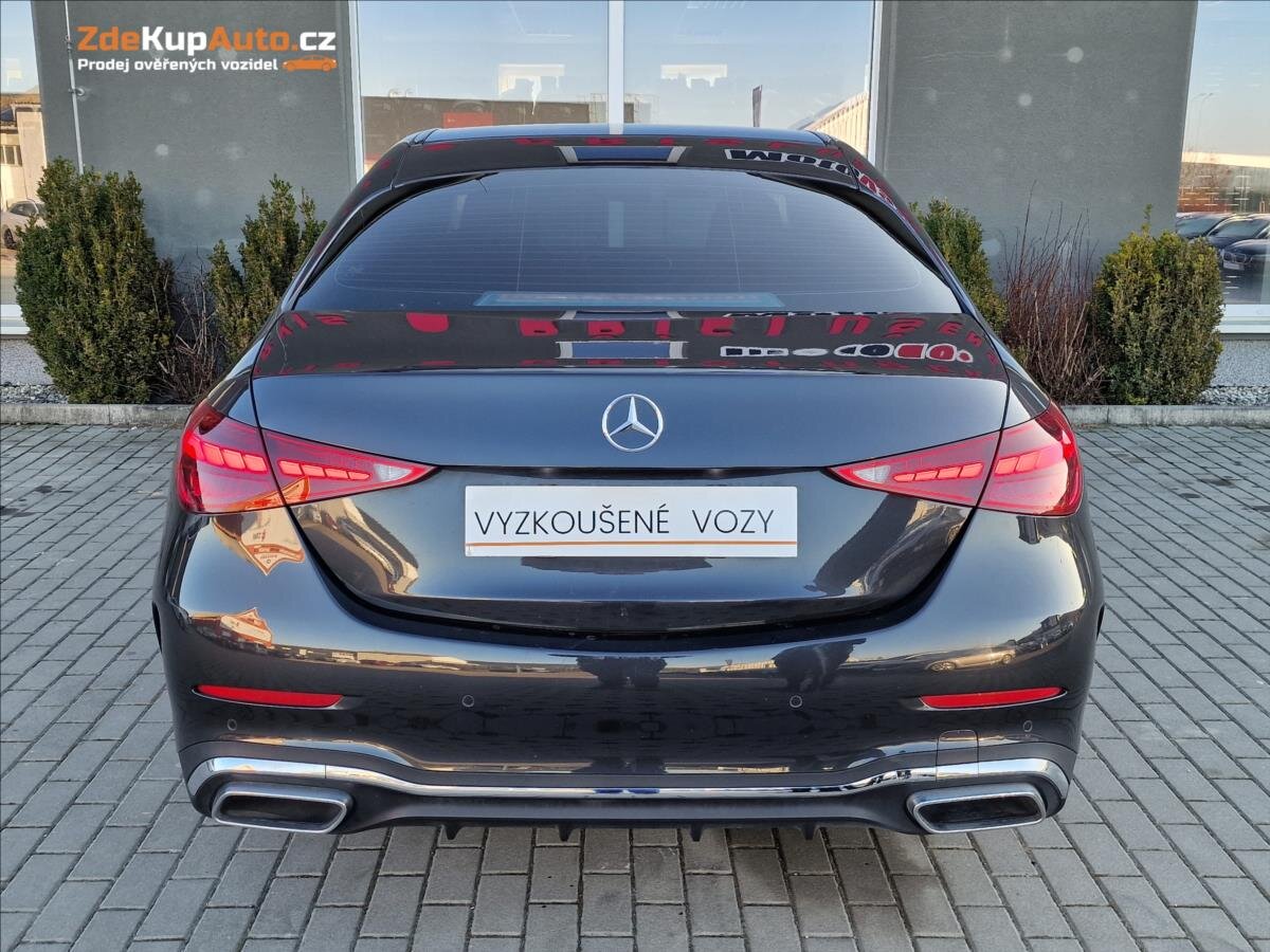 Mercedes-Benz Třídy C Sedan / Limuzína 2,0 l 147 kw