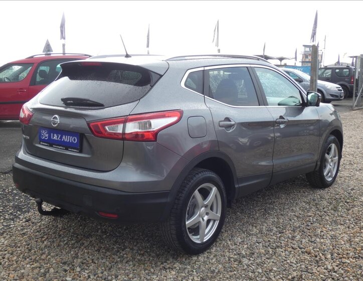 Nissan Qashqai SUV / Terénní 1,2 l 85 kw