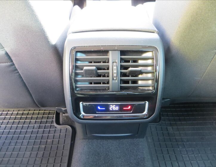 Volkswagen Passat Liftback 1,5 l 110 kw