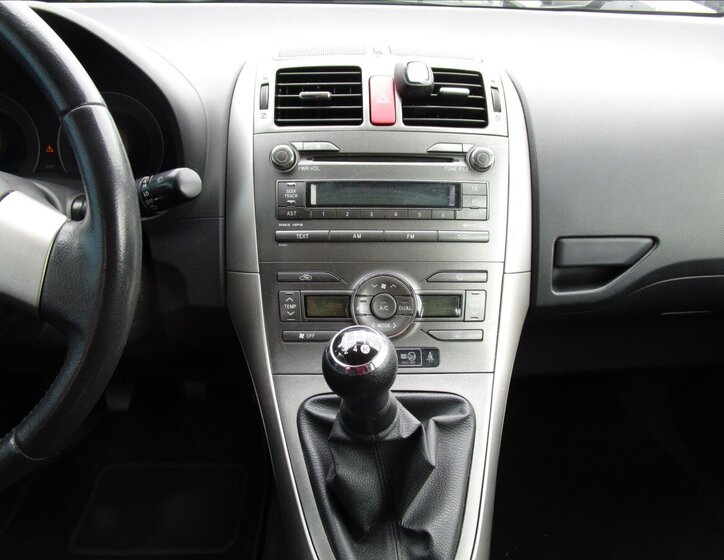 Toyota Auris Hatchback 1,4 l 66 kw
