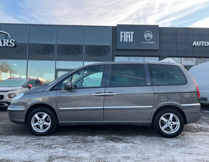 Peugeot 807 MPV 2,0 l 120 kw
