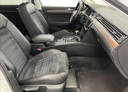 Volkswagen Passat Sedan / Limuzína 2,0 l 176 kw