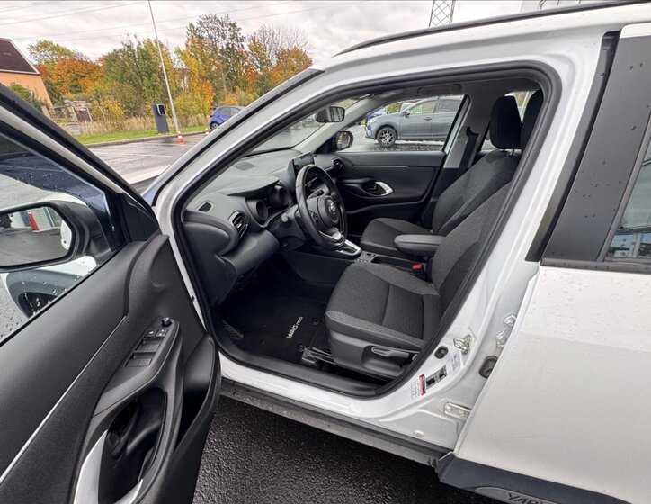 Toyota Yaris Cross 9