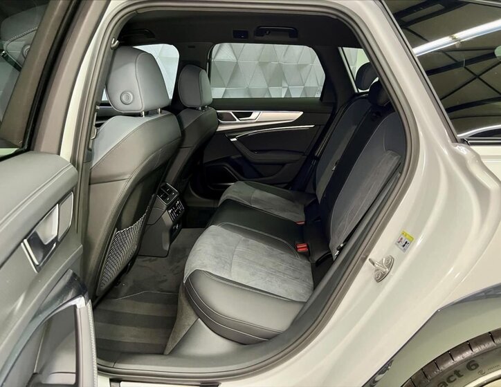 Audi A6 Allroad Kombi 3,0 l 210 kw