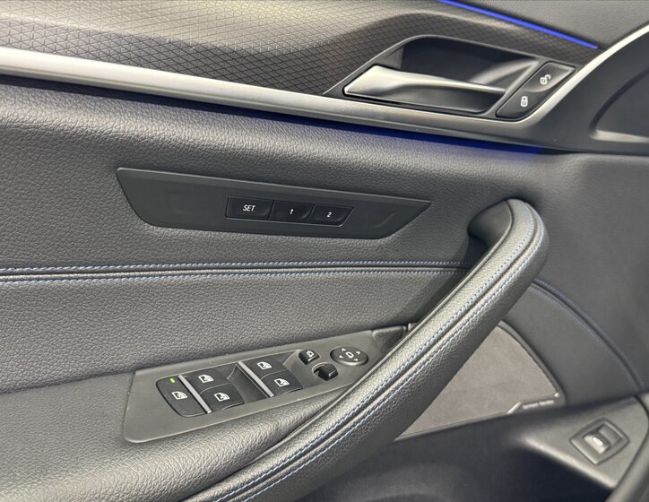 BMW Řada 5 Sedan / Limuzína 4,4 l 390 kw