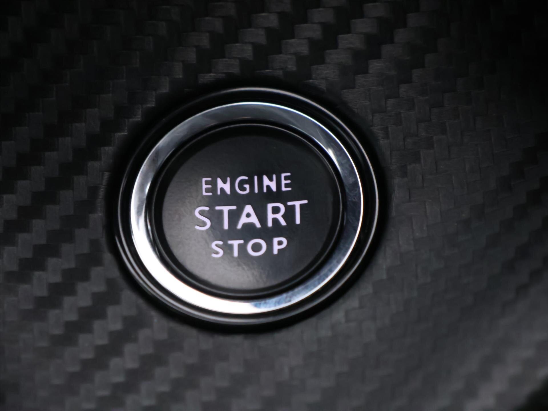 Peugeot 208 Hatchback 1,2 l 74 kw