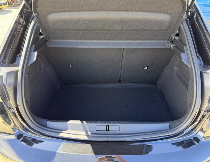 Peugeot 208 Hatchback 1,2 l 74 kw