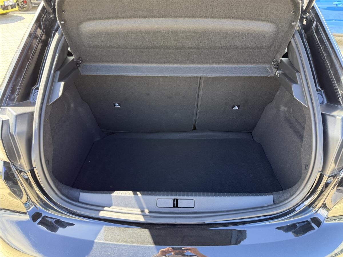 Peugeot 208 Hatchback 1,2 l 74 kw