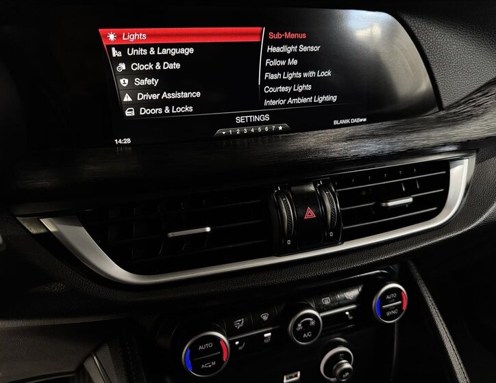 Alfa Romeo Stelvio 24