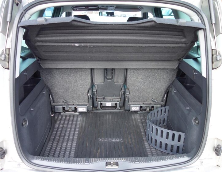 Škoda Roomster Kombi 1,4 l 63 kw