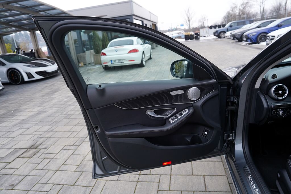 Mercedes-Benz Třídy C Sedan 2,0 l 143 kw
