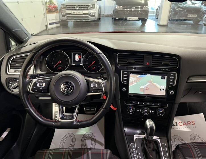 Volkswagen Golf 18
