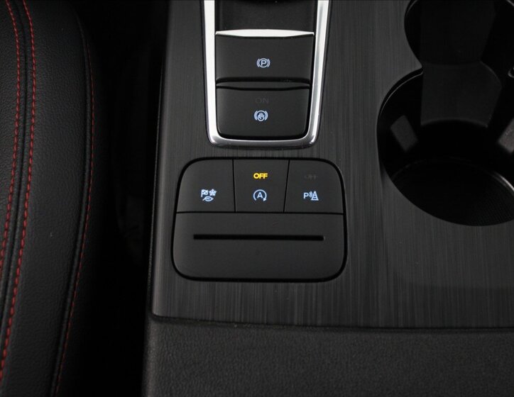 Ford Kuga SUV / Terénní 2,0 l 140 kw