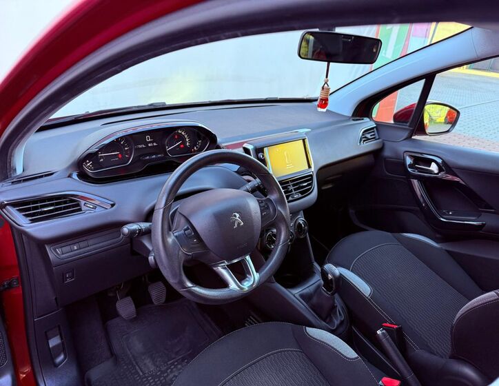Peugeot 208 12