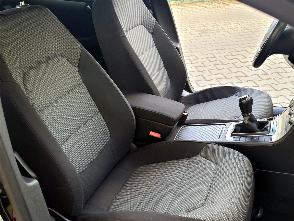 Volkswagen Passat Kombi 1,4 l 90 kw