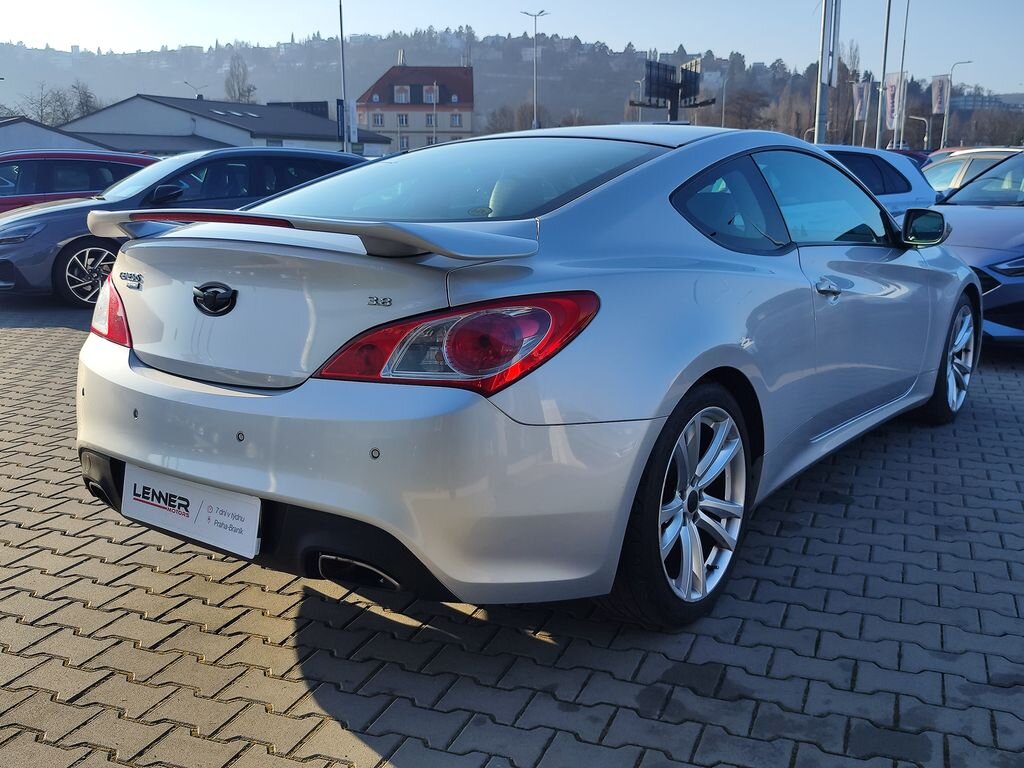 Hyundai Genesis Kupé 0,0 223 kw