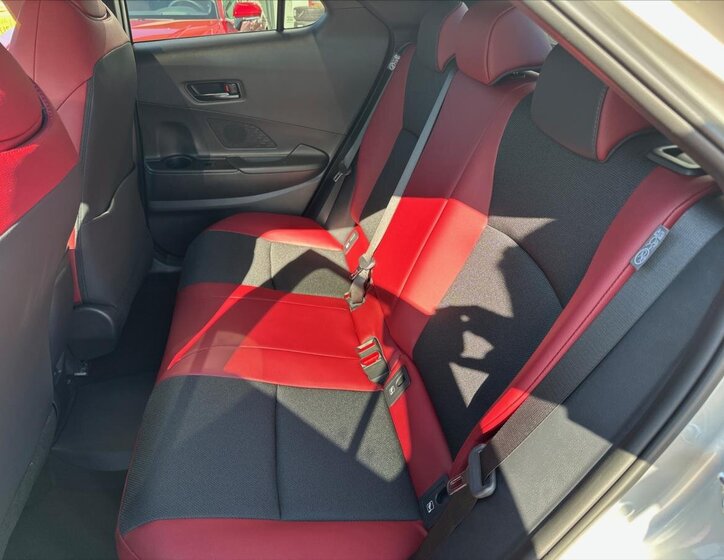 Toyota C-HR Hatchback 2,0 l 111 kw