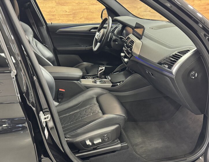 BMW X3 SUV / Terénní 3,0 l 353 kw