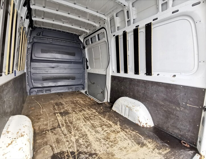 Volkswagen Crafter 13