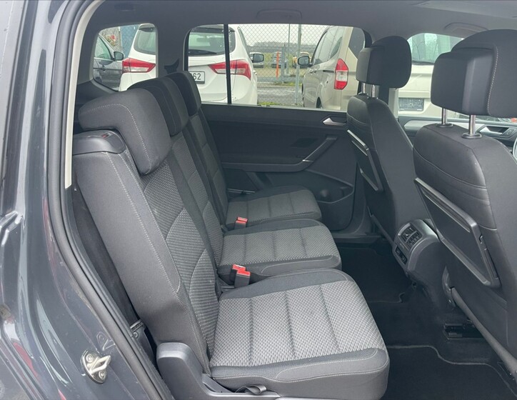 Volkswagen Touran 11