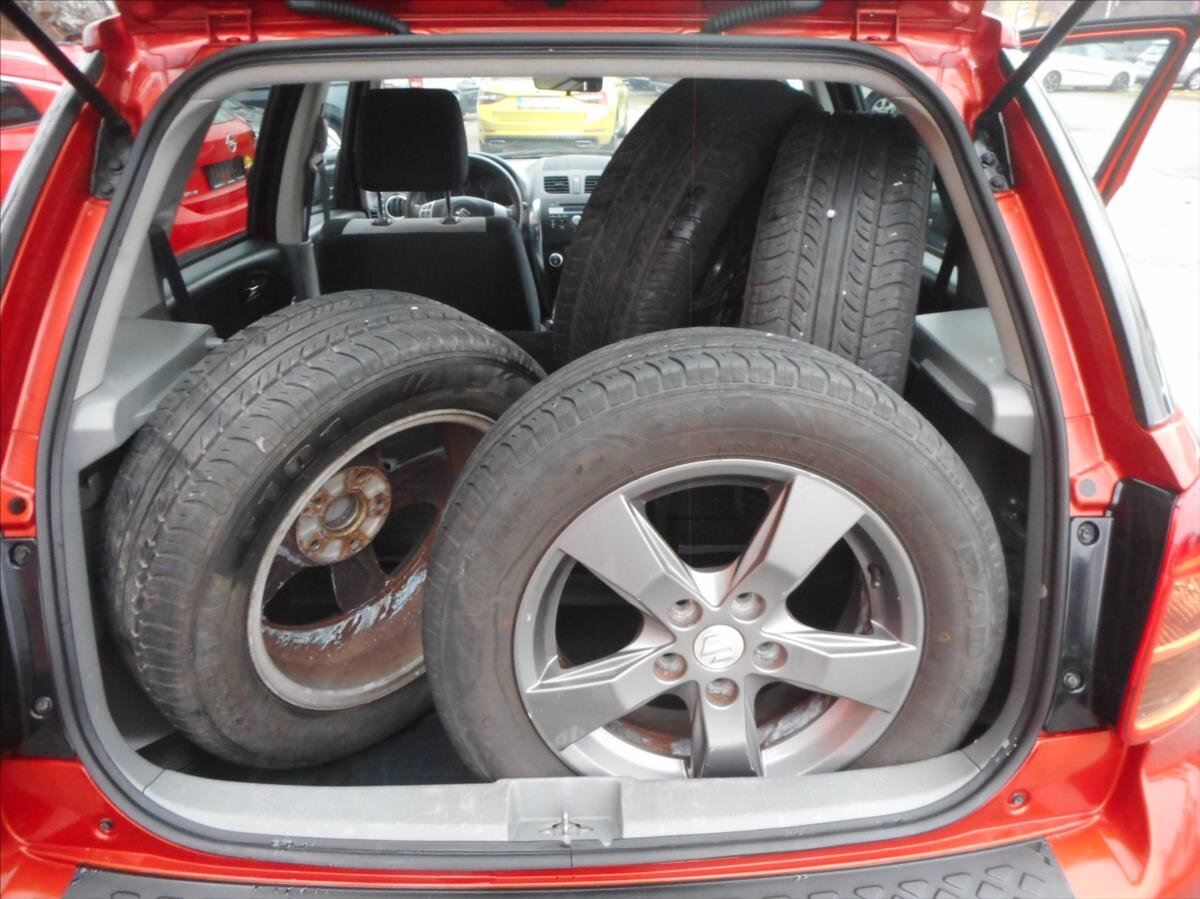 Suzuki SX4 Hatchback 1,6 l 88 kw