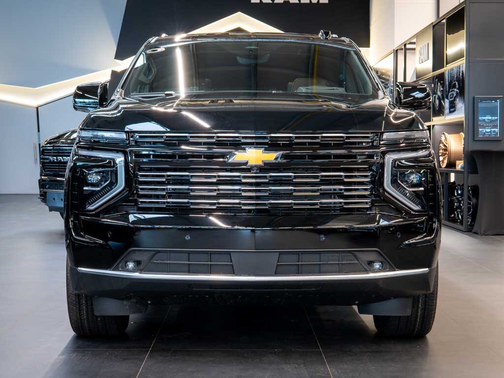 Chevrolet Suburban SUV 6,2 l 313 kw