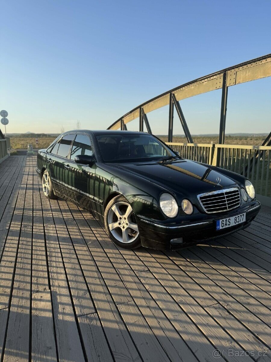 Mercedes-Benz Ostatní Sedan / Limuzína 0,0 145 kw