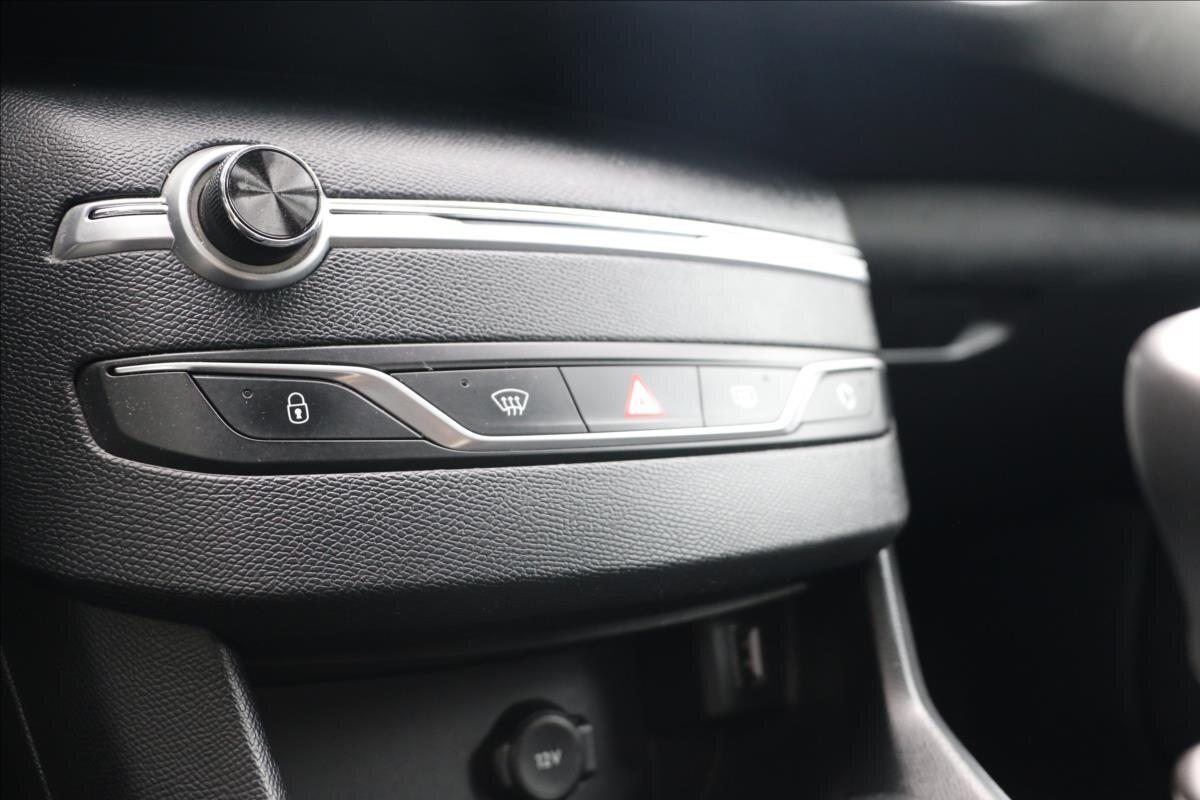 Peugeot 308 Kombi 1,5 l 96 kw